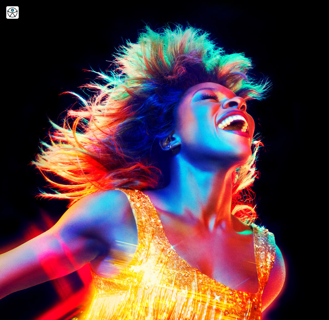 Tina Turner cantando no palco